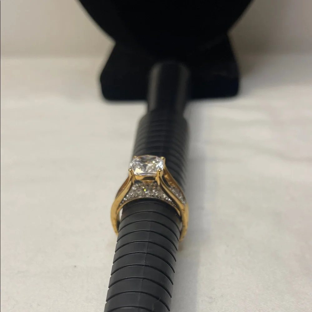 NWOT Ring Gold and Rhinestone Size 10.5